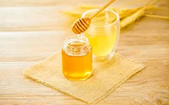 产妇可以喝蜂蜜水通便吗 产后喝蜂蜜水要注意这些
