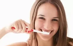 产妇坐月子期间可以用梳子梳头吗、可以刷牙洗脸吗