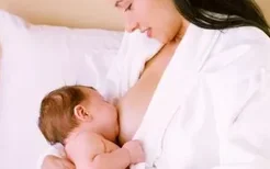 产后的初乳能给宝宝吃吗