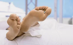 产后脚趾疼是什么原因 产后这样做缓解脚趾疼痛